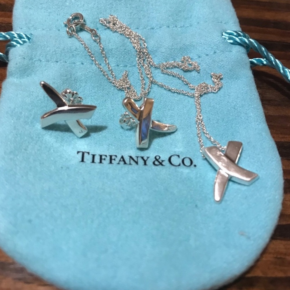 Tiffany Paloma Graffiti X earrings and necklace
